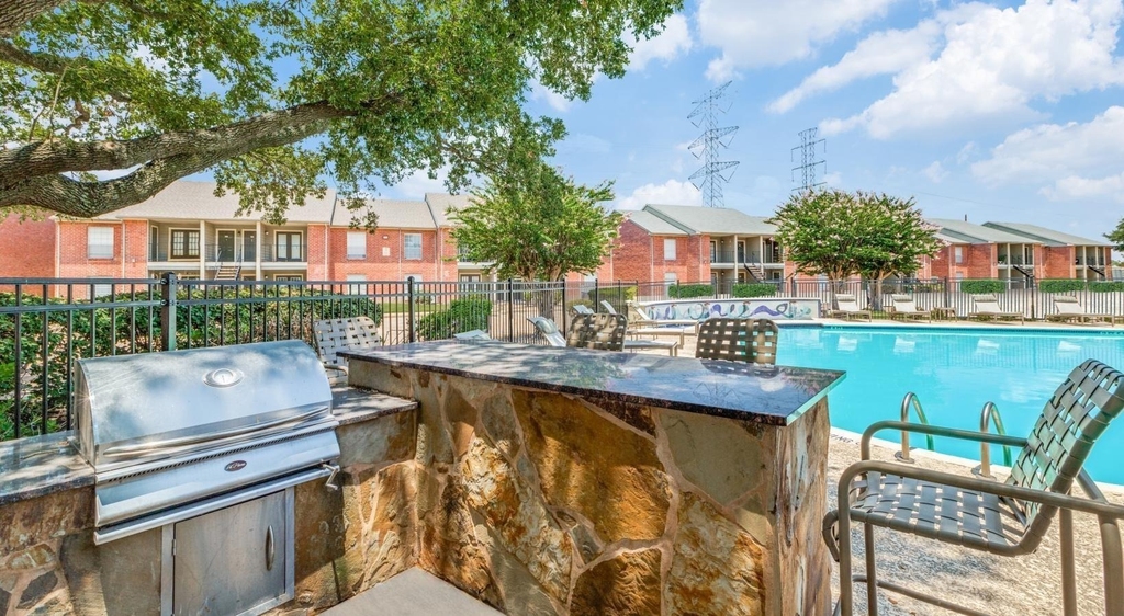 11810 Hammond Drive - Photo 9