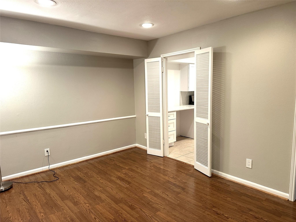 359 N Post Oak Lane - Photo 4