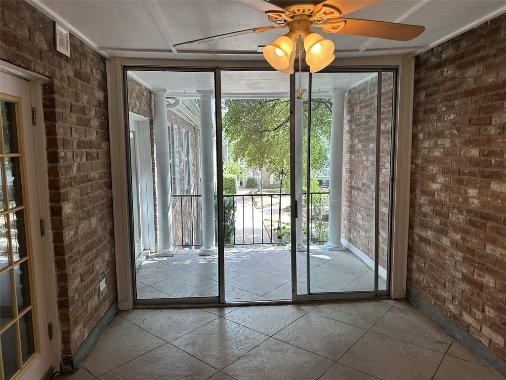 359 N Post Oak Lane - Photo 18