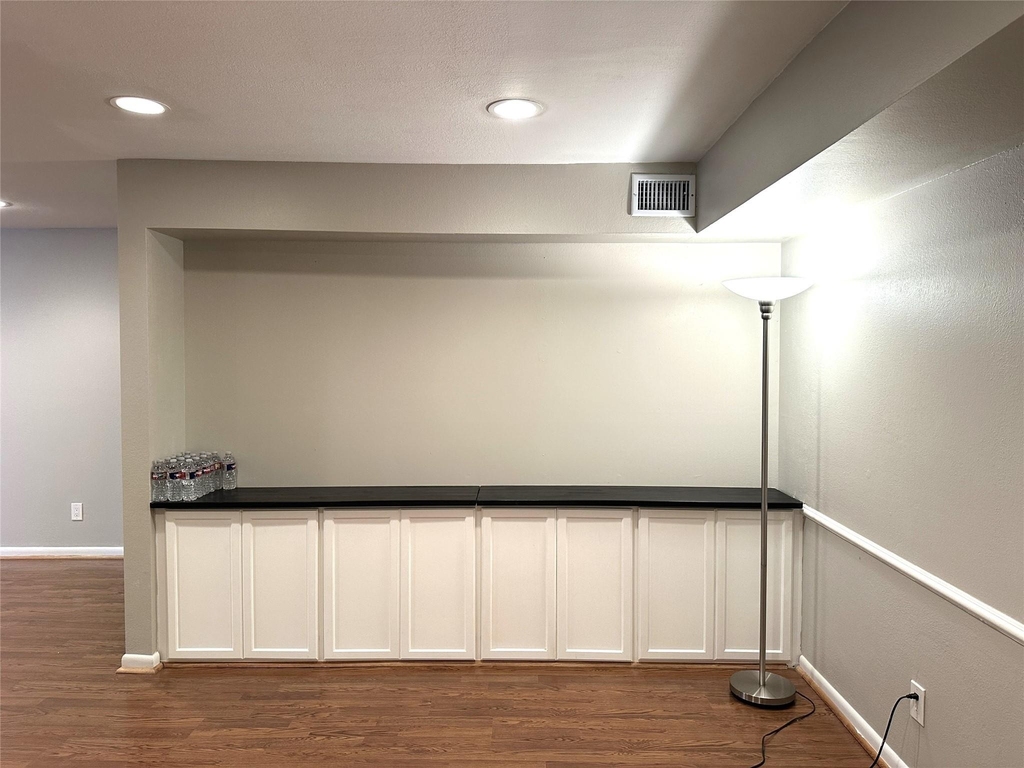359 N Post Oak Lane - Photo 5