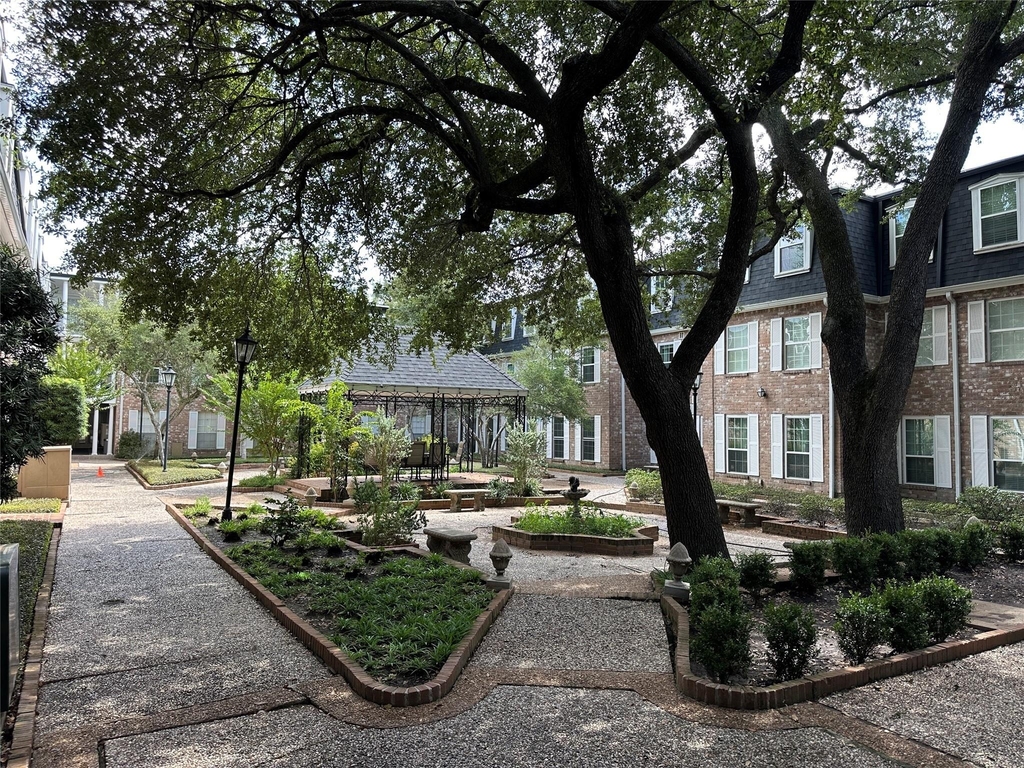 359 N Post Oak Lane - Photo 0