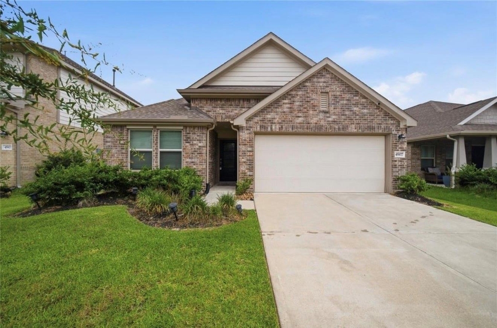 4907 Chestnut Valley Lane - Photo 0
