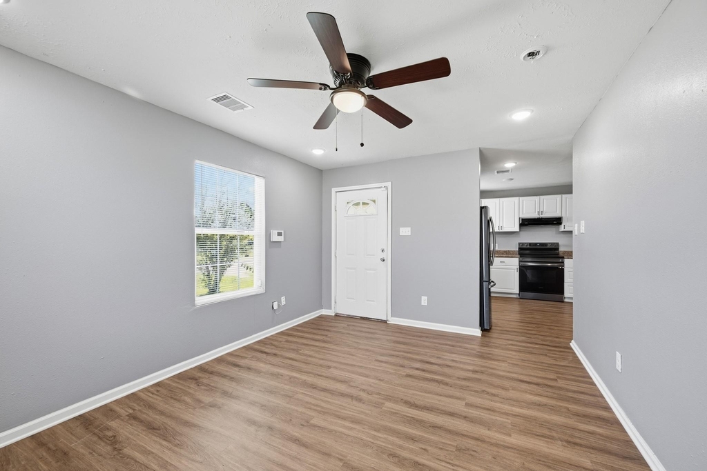 5414 Evelyn Street - Photo 4