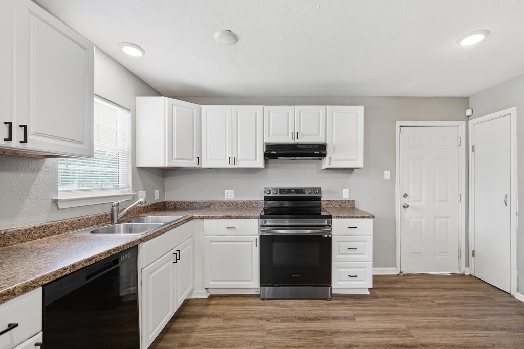 5414 Evelyn Street - Photo 10