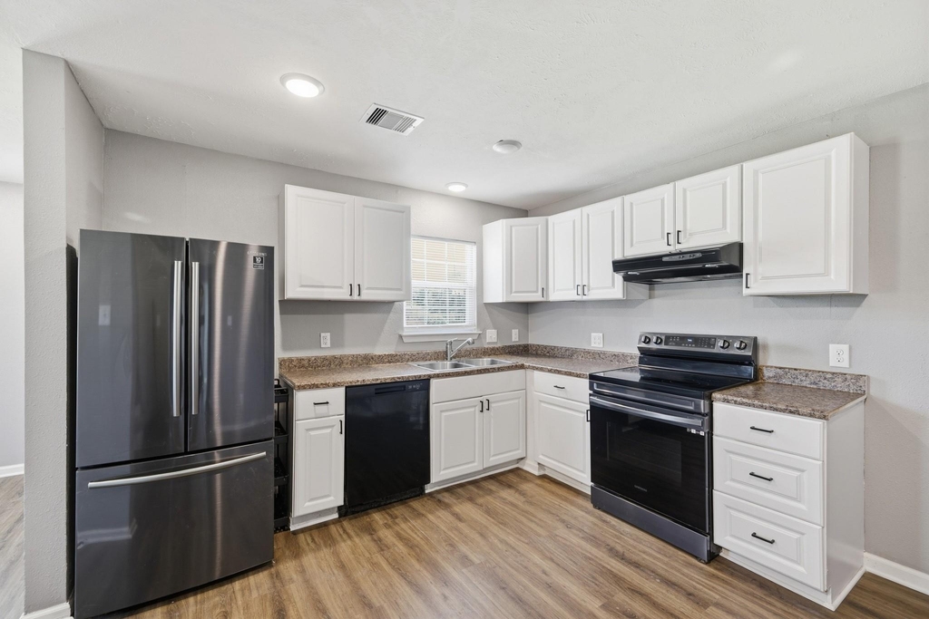 5414 Evelyn Street - Photo 8