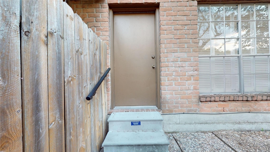 357 N Post Oak Lane - Photo 13
