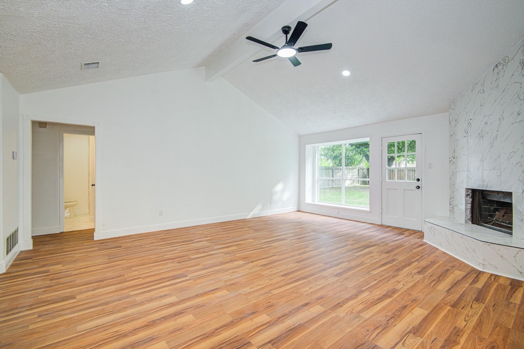 24127 Spring Towne Drive - Photo 8