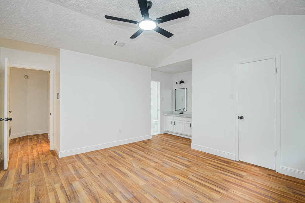 24127 Spring Towne Drive - Photo 18
