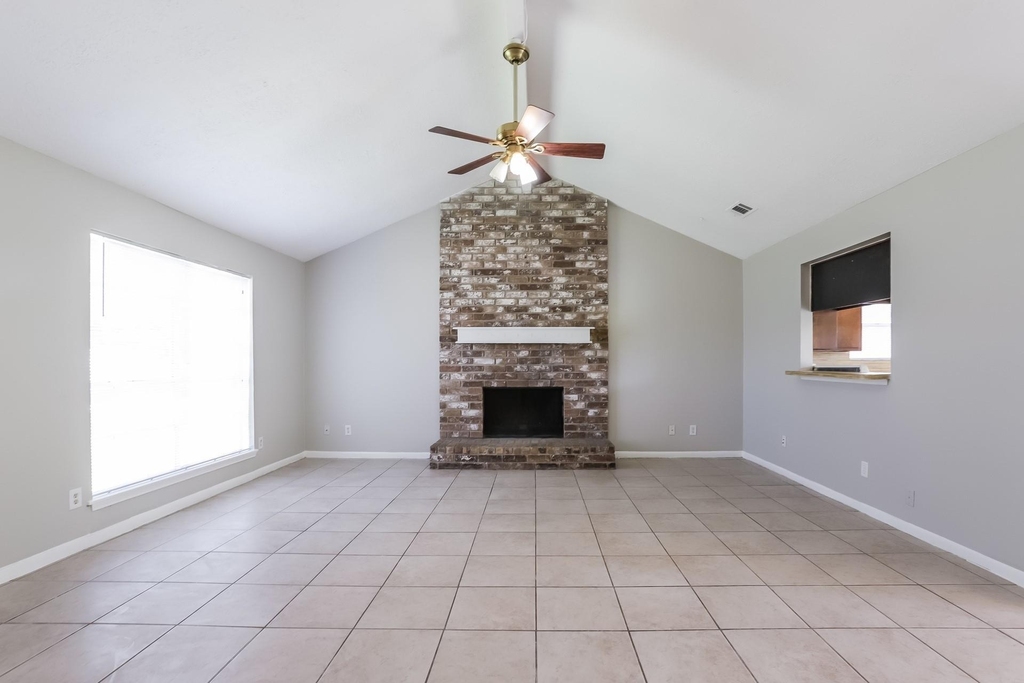 13361 Lake Breeze Lane - Photo 2