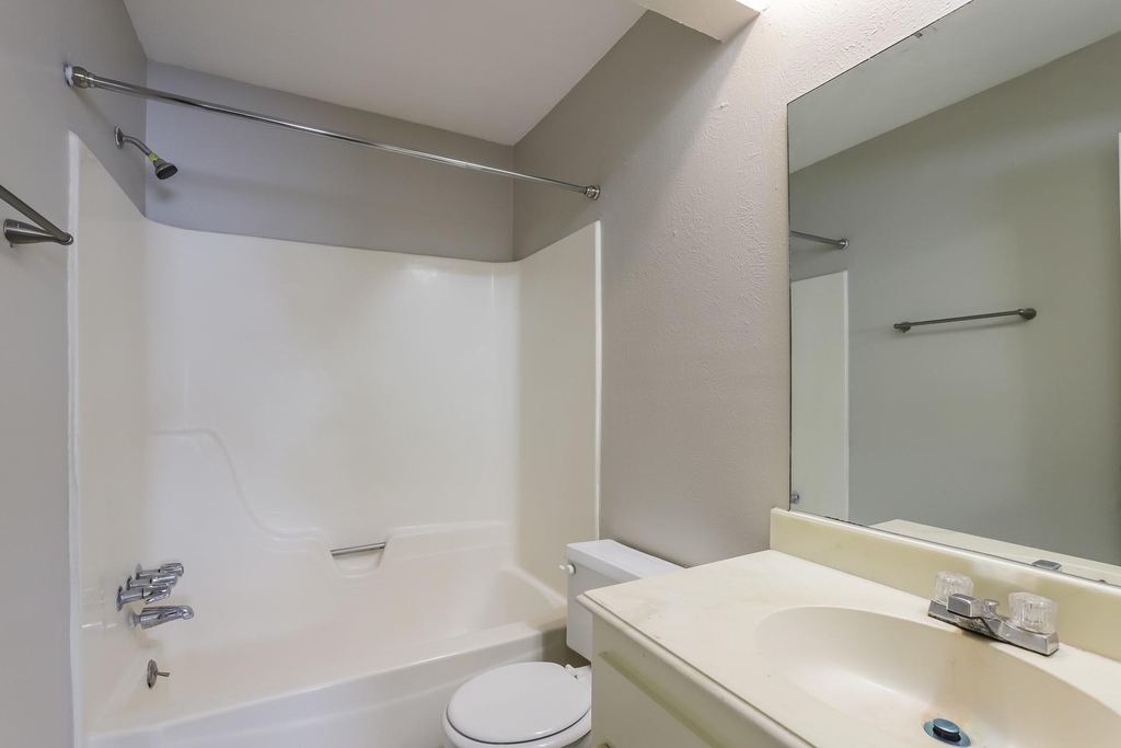 13361 Lake Breeze Lane - Photo 12