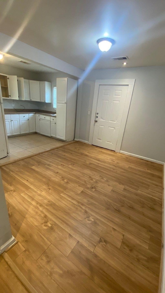 1918 Oleander Drive - Photo 2