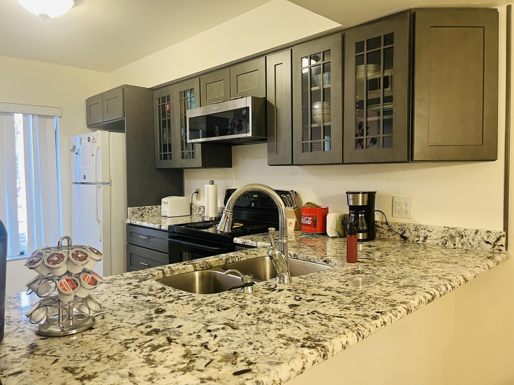 200 International Drive - Photo 4