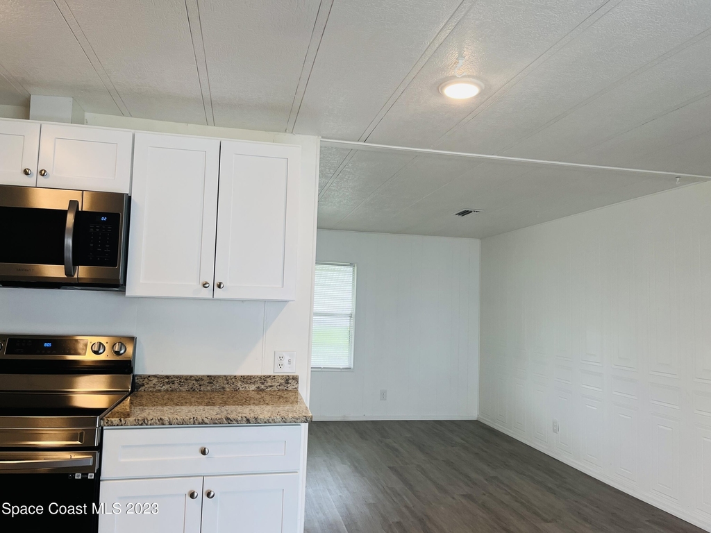 530 Kimberly Circle - Photo 3