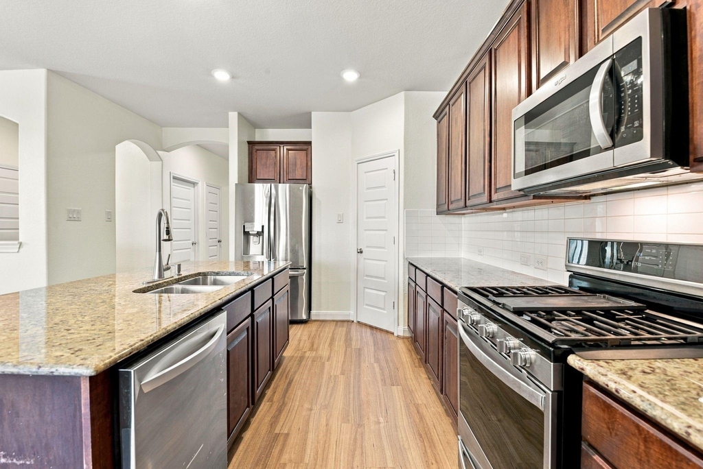 24250 Prairie Glen Lane - Photo 13