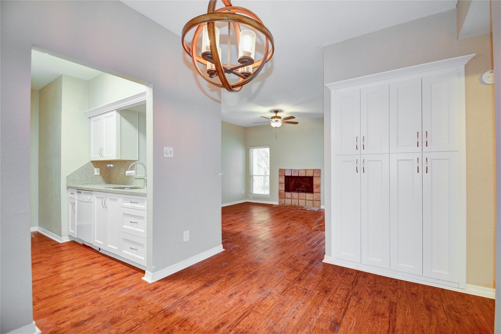 1818 Augusta Drive - Photo 5