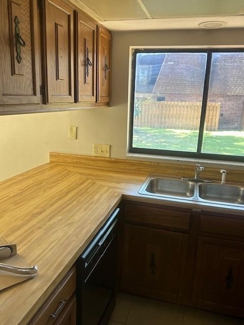 1786 S Park Avenue - Photo 3