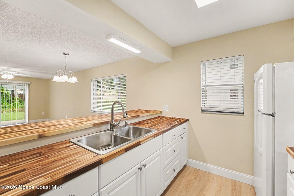 2290 Fox Hollow Drive - Photo 4
