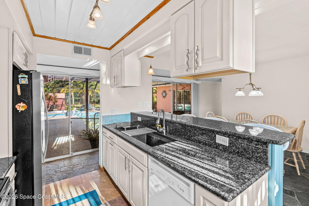 1044 Samar Road - Photo 37