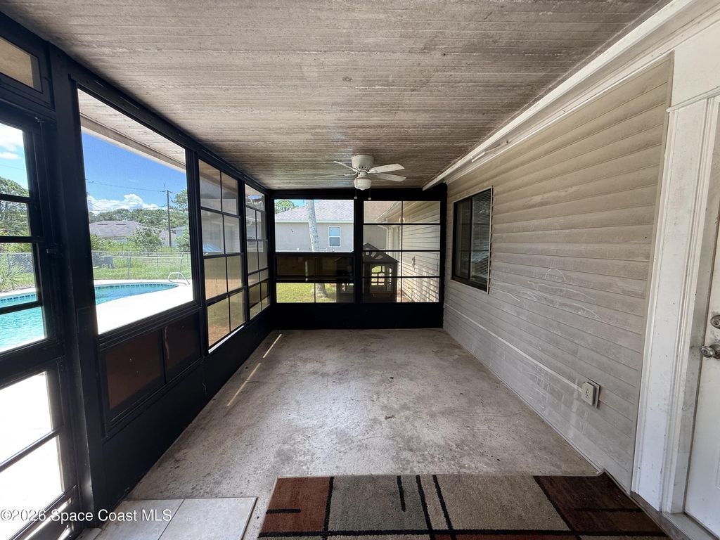 181 Deauville Avenue Se - Photo 15