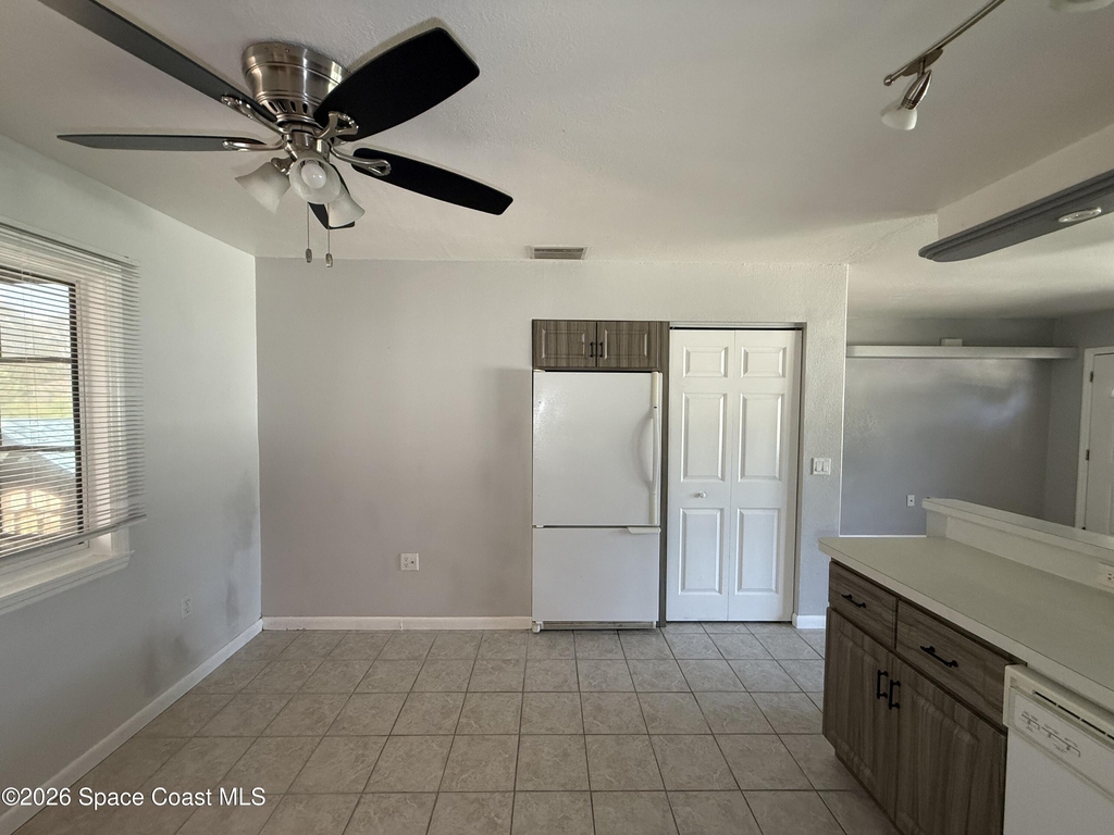 181 Deauville Avenue Se - Photo 5