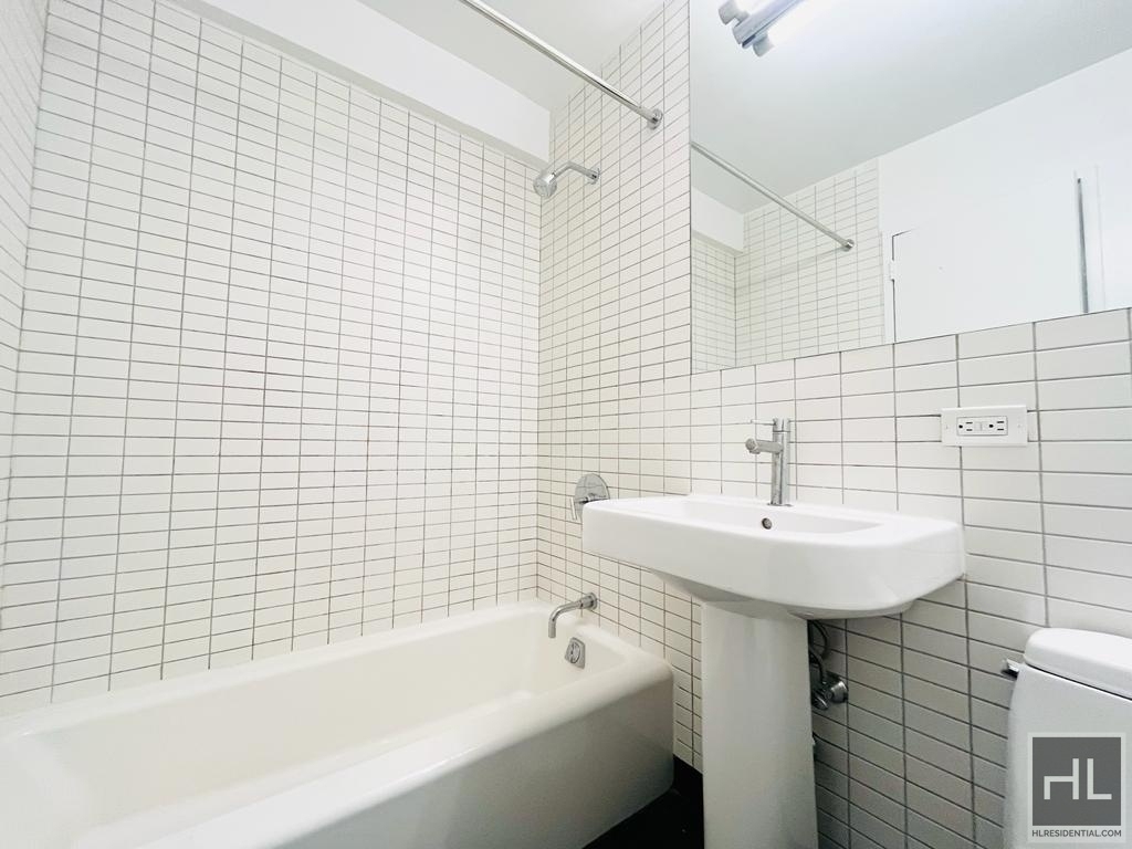 East 39th Street - Photo 3