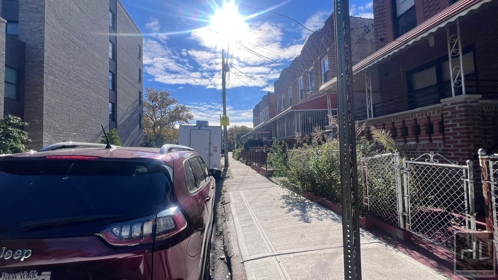 798 Miller Avenue - Photo 18