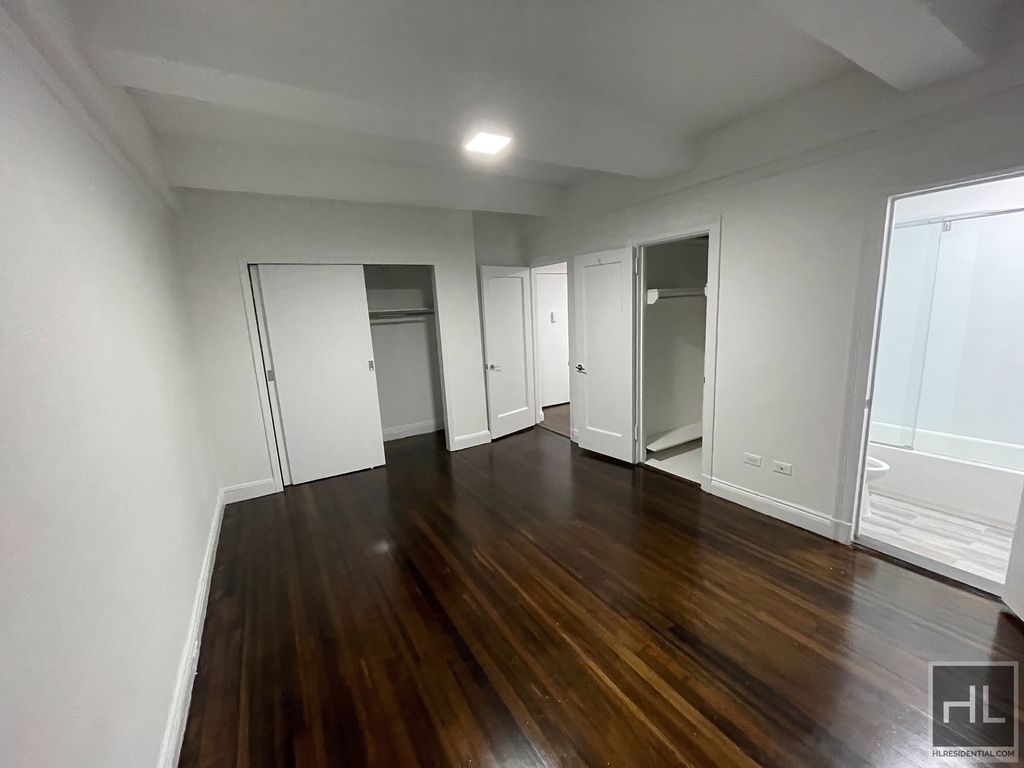 West 55 Street - Photo 0