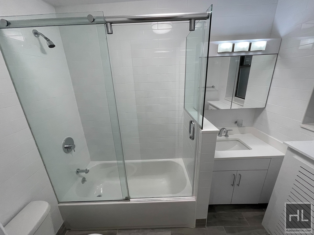 West 55 Street - Photo 2