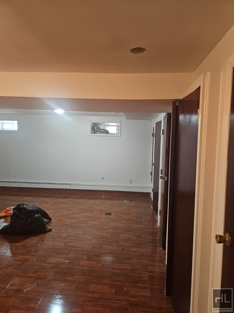 872 East 48 Street - Photo 3
