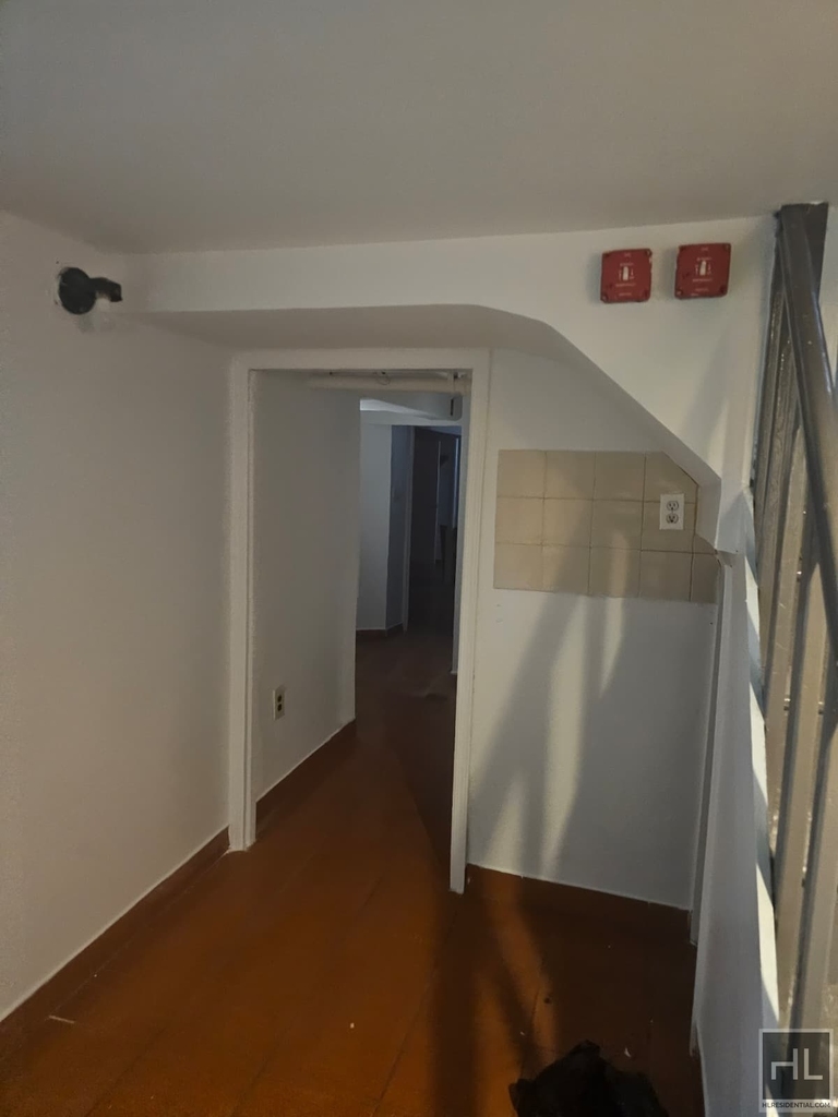 872 East 48 Street - Photo 15
