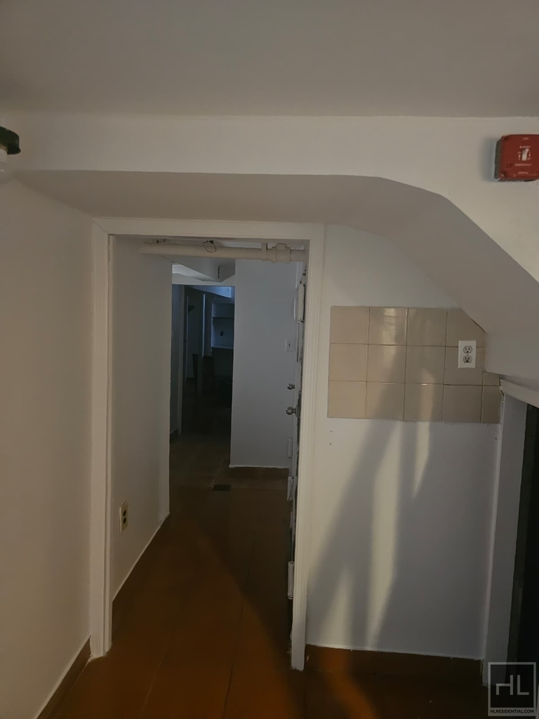 872 East 48 Street - Photo 5