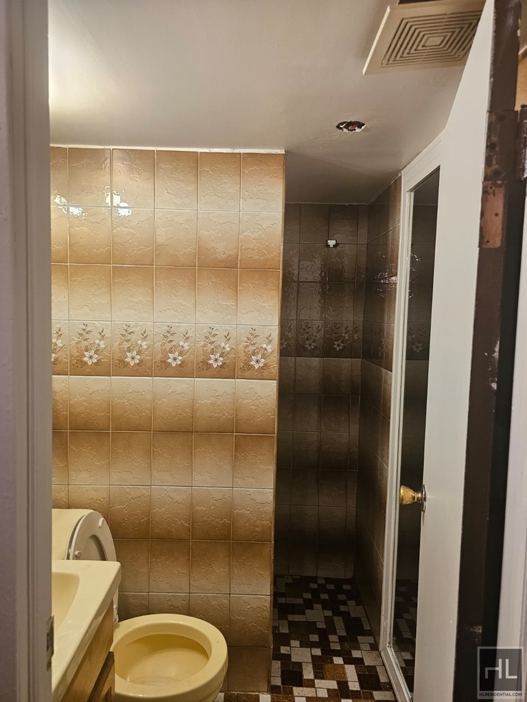 872 East 48 Street - Photo 6
