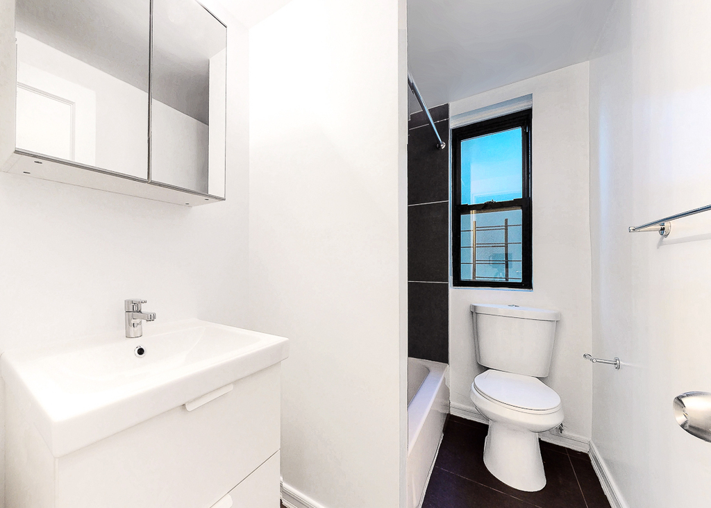 200 Haven Avenue - Photo 4