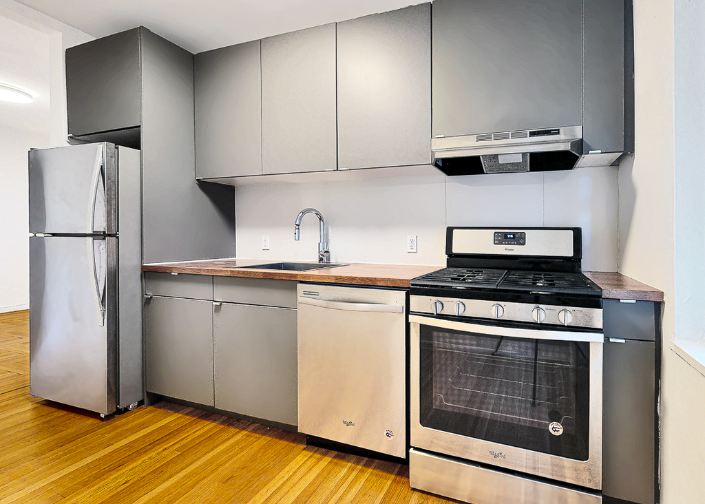 200 Haven Avenue - Photo 3