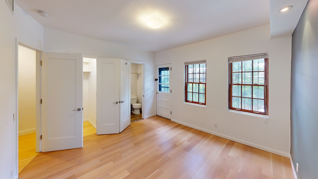 278 Burns Street - Photo 7