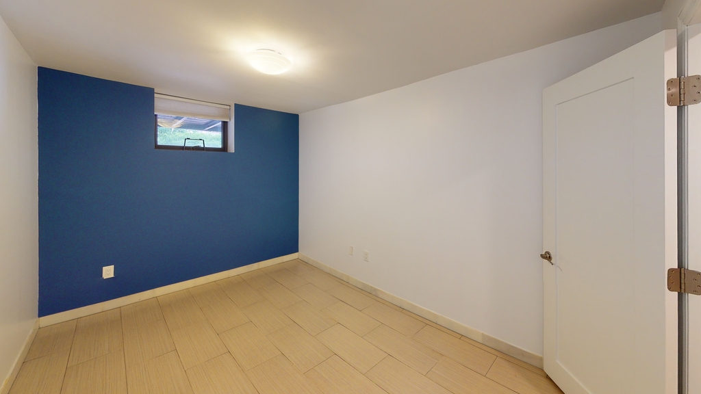 278 Burns Street - Photo 12