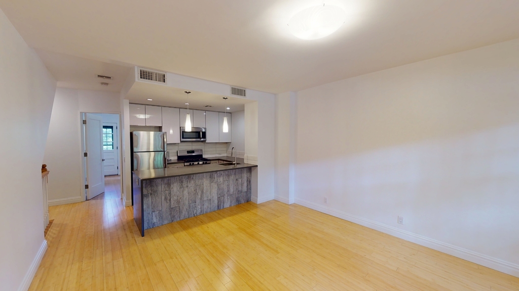 278 Burns Street - Photo 3