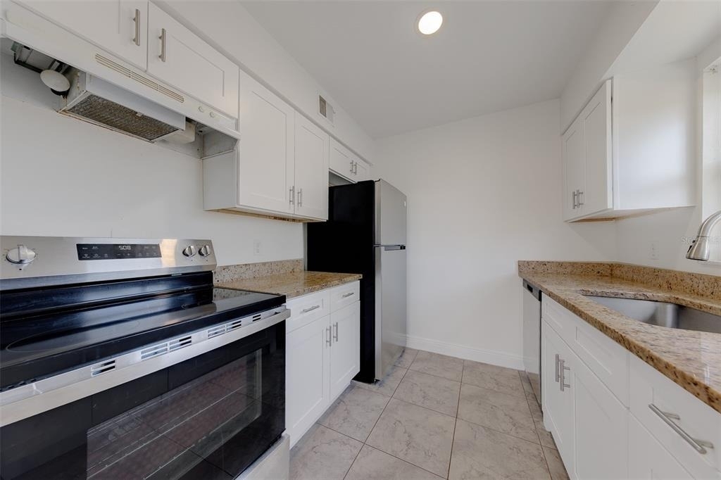 9218 Tudor Drive - Photo 9