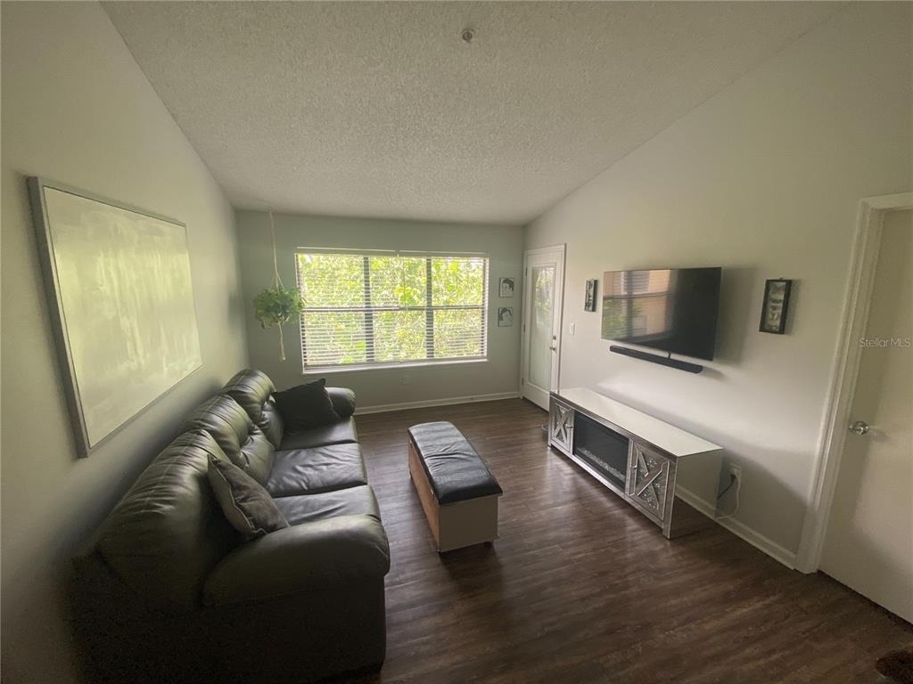 11901 4th Street N - Photo 3