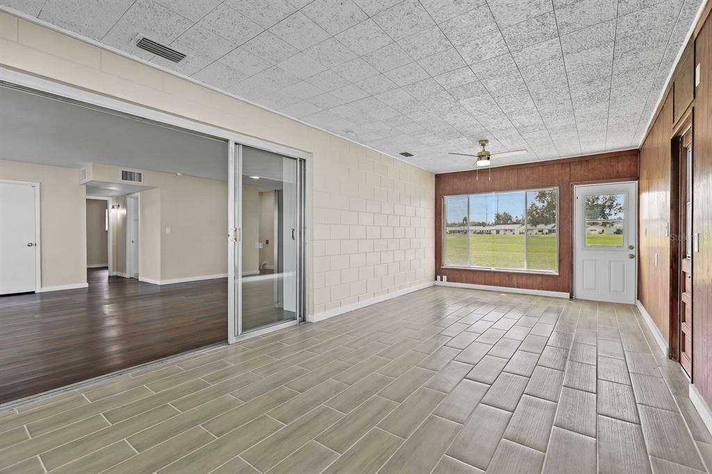 702 Desert Hills Way - Photo 11