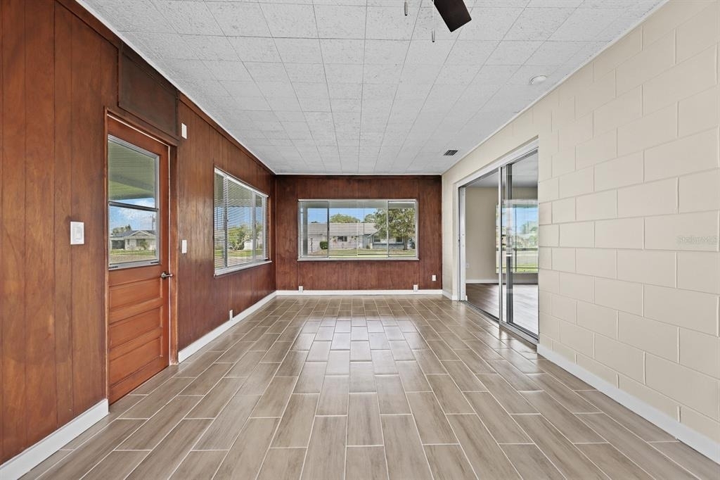 702 Desert Hills Way - Photo 12