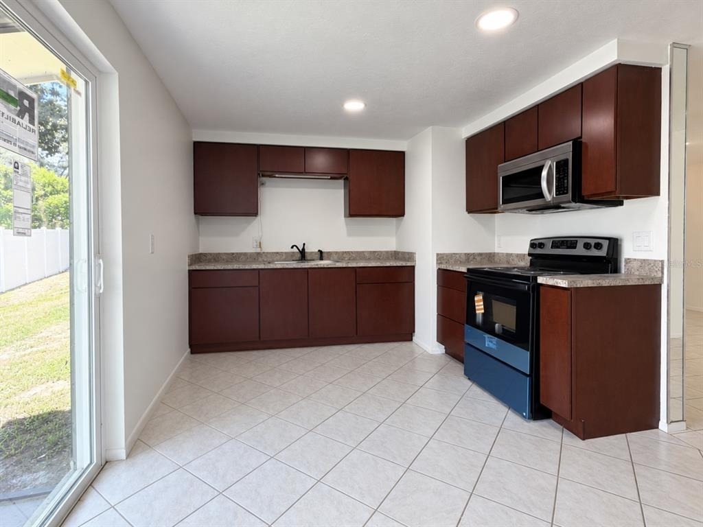 8719 River Forest Circle - Photo 1