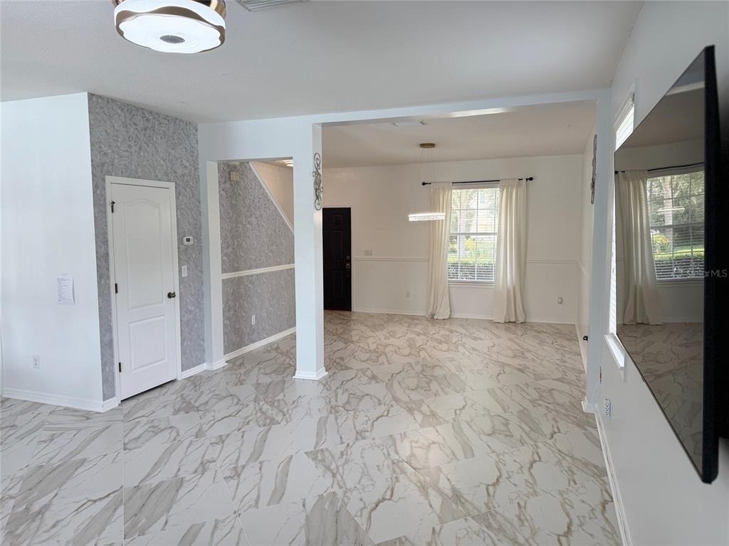 12236 Fairlawn Drive - Photo 8