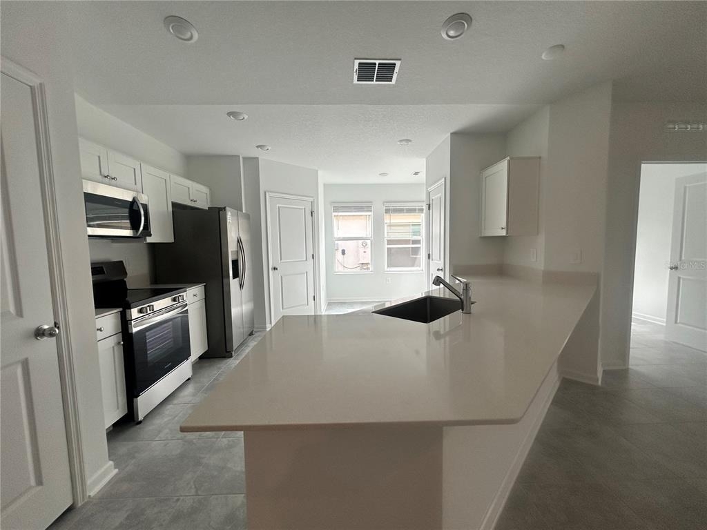 293 Lawson Avenue - Photo 4