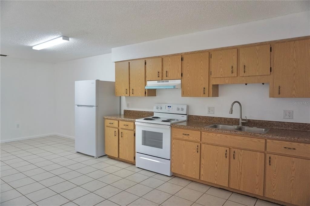 2567 Elm Avenue - Photo 7