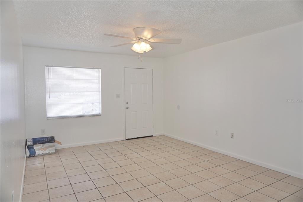 2567 Elm Avenue - Photo 2