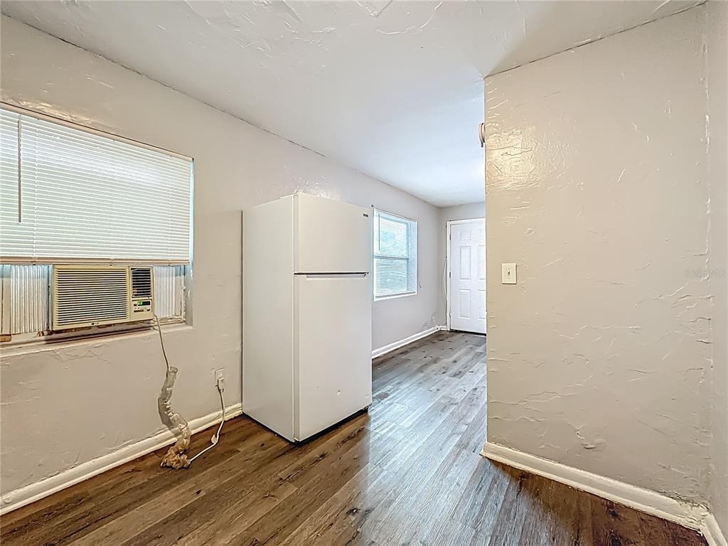 1546 Ella Street - Photo 8