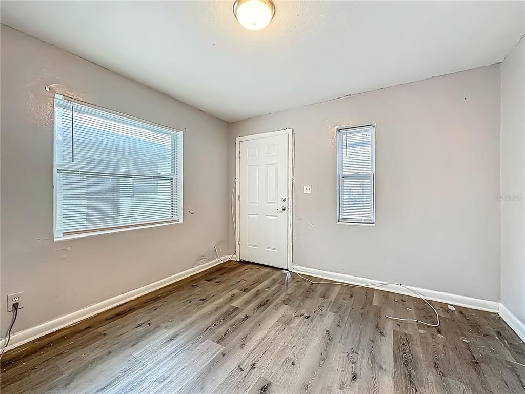 1546 Ella Street - Photo 5