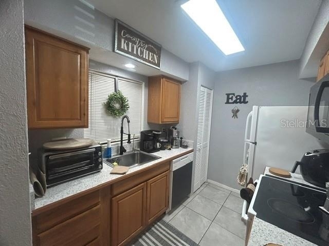1212 Pilgrim Avenue - Photo 3