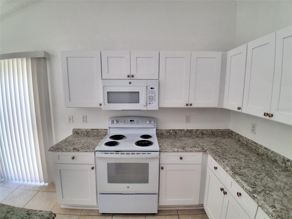 2835 Palm Isle Way - Photo 4
